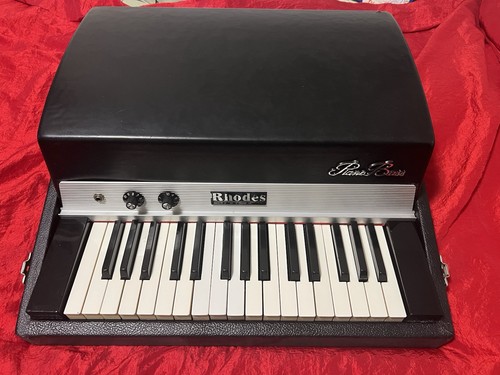 Rhodes piano bass fender - piano,